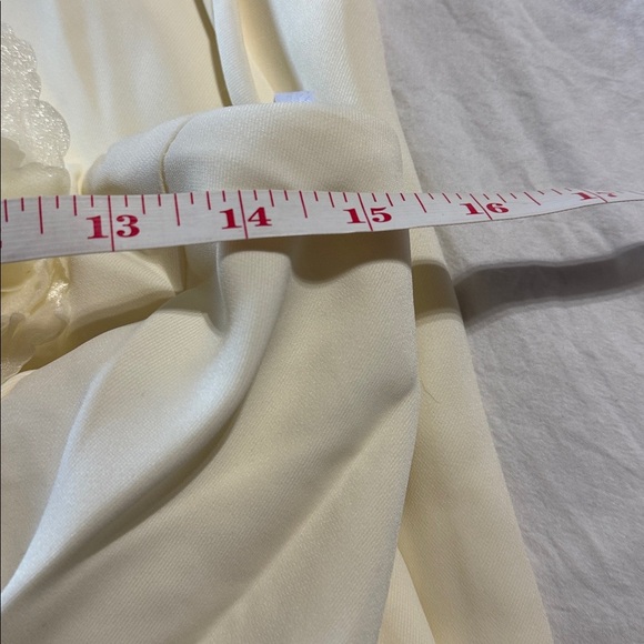 Mac Duggal Ivory Crepe Halter Neck Flower Detail Jumpsuit - Picture 9 of 16